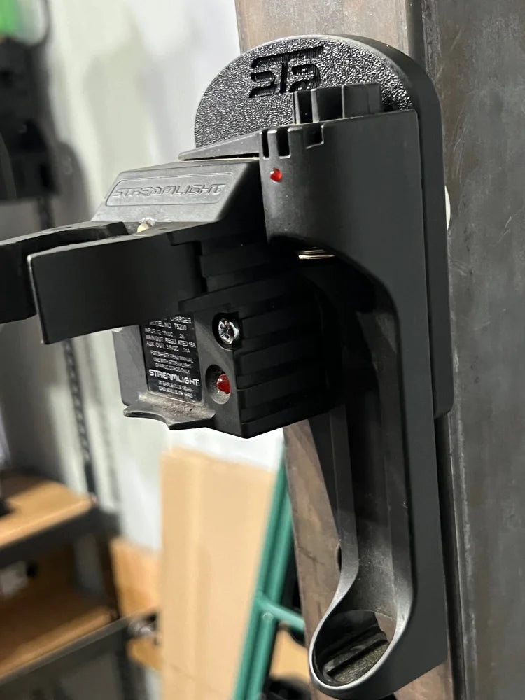 STS Auto Design SL02 – Magnetic Charger Plate for Streamlight 75200 Flashlights